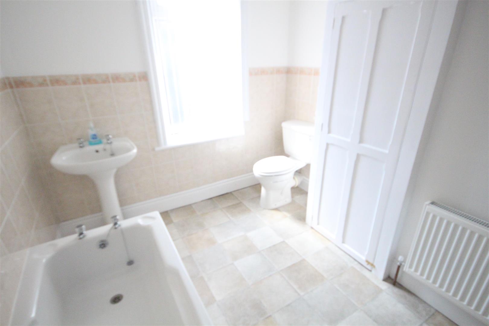 2 bedroom terraced house To Let in Barnoldswick - IMG_2612.jpg